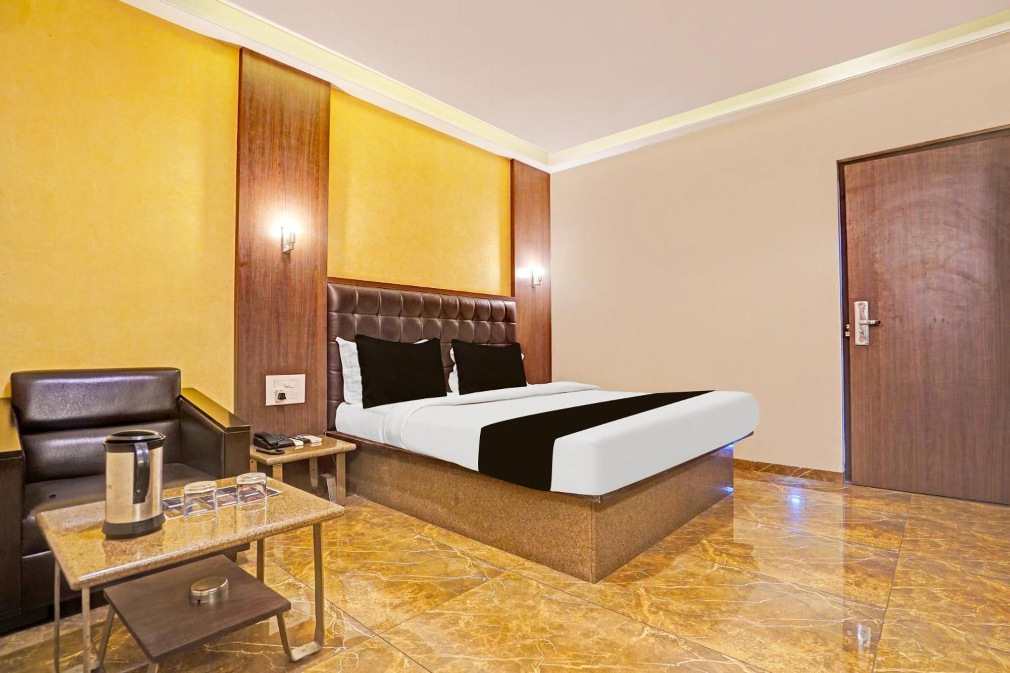Collection O Railway Station Formerly Jagannath Deluxe Hotel