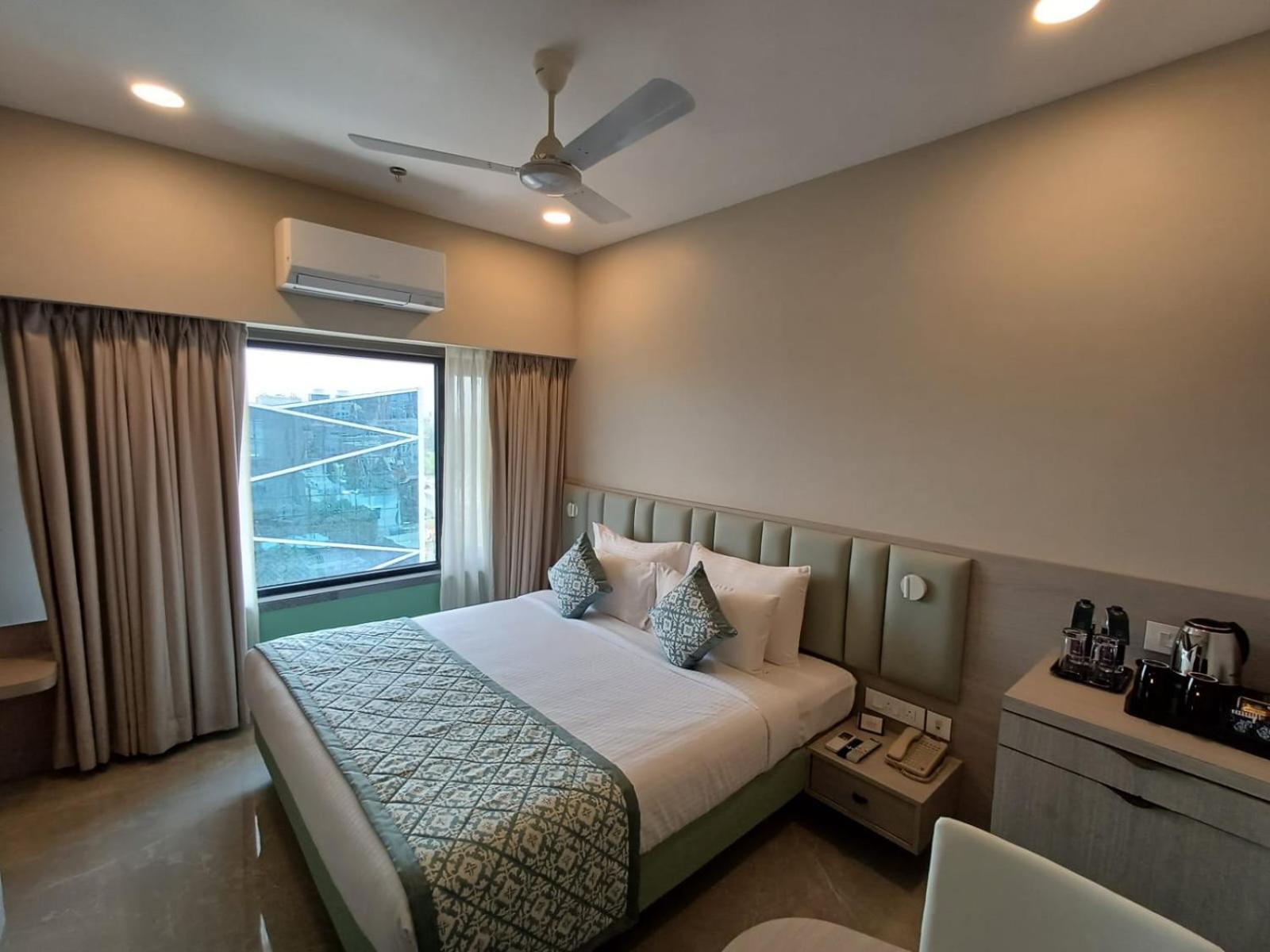 24k Hotel