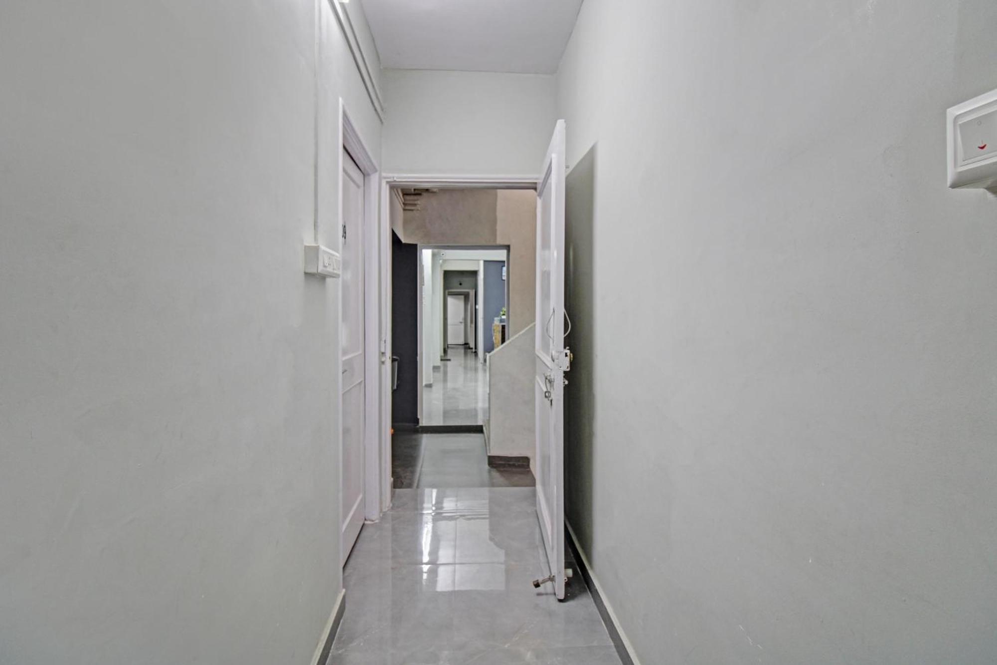 Super Hotel O Moonlight Inn Hotel 4*