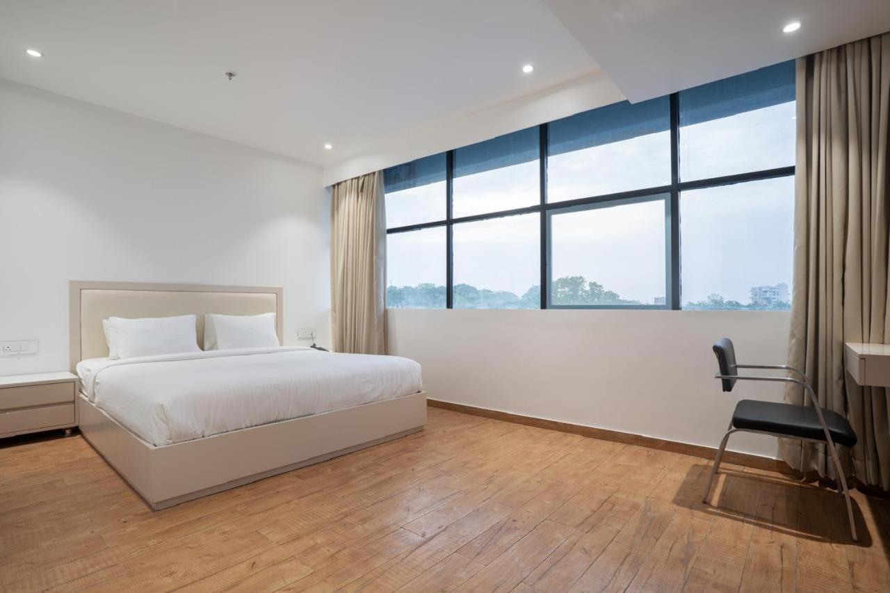 Uptown Hotel 3*