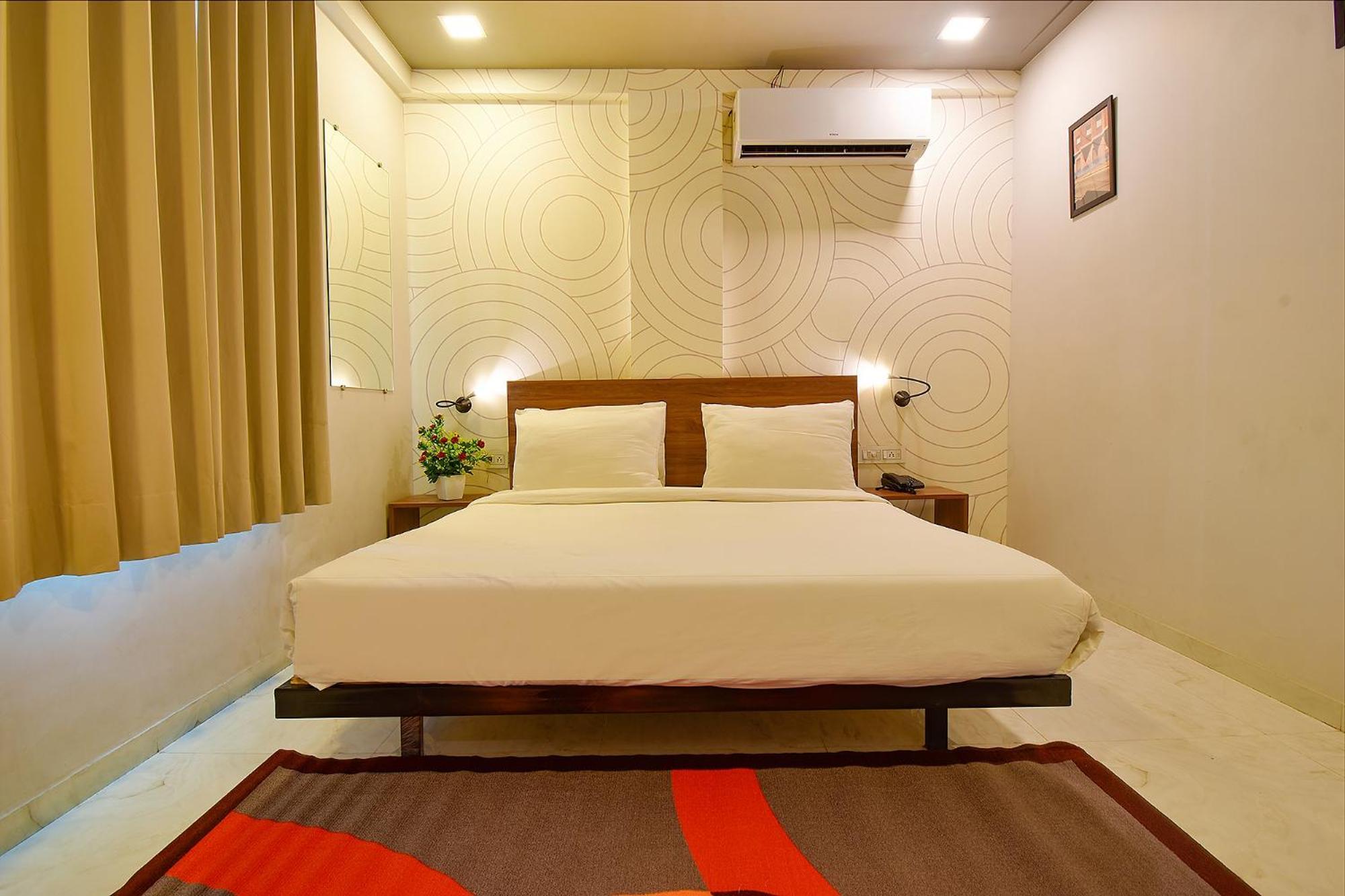 Manomay Homes Hotel 3*