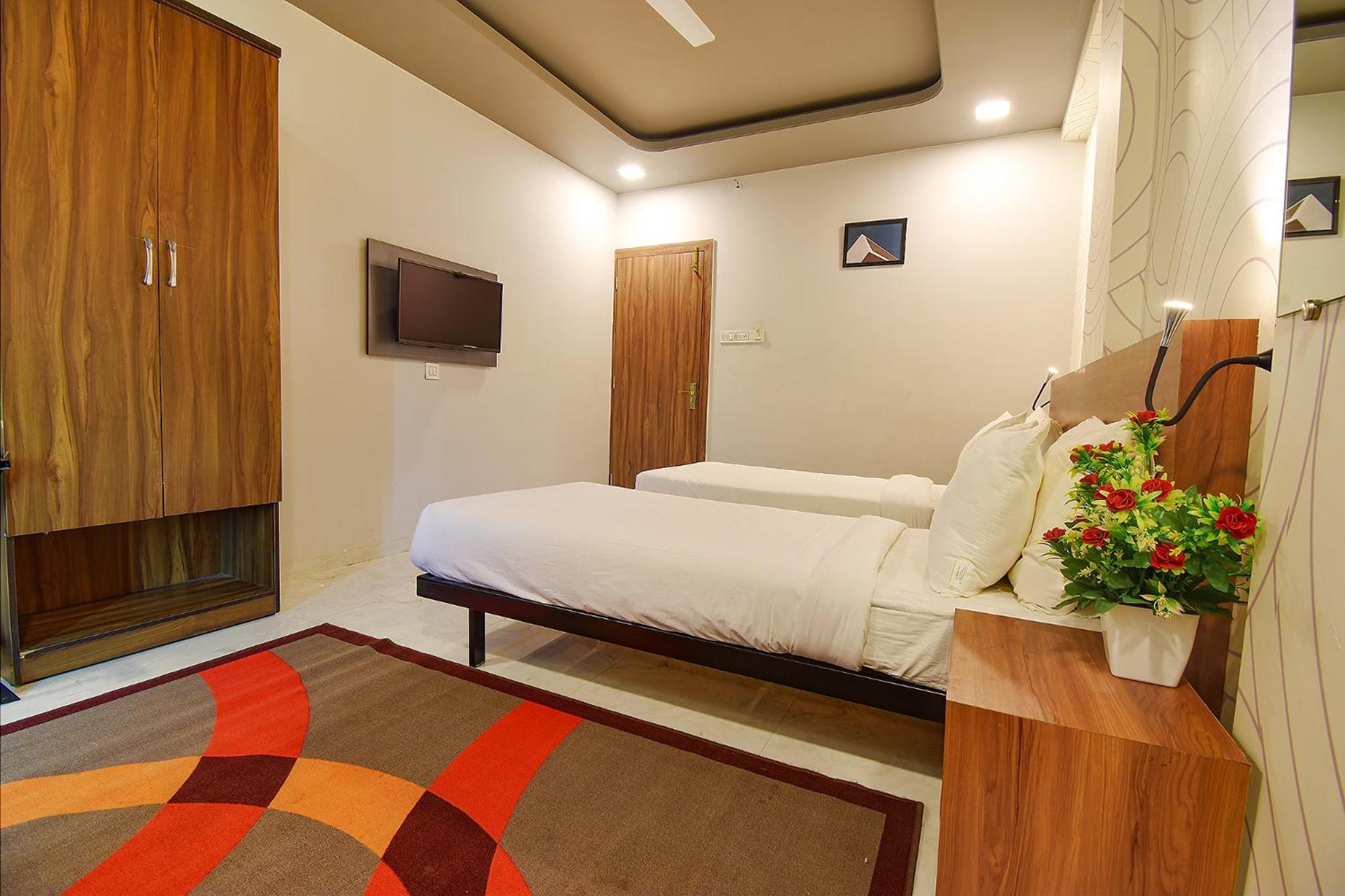 Manomay Homes Hotel 3*