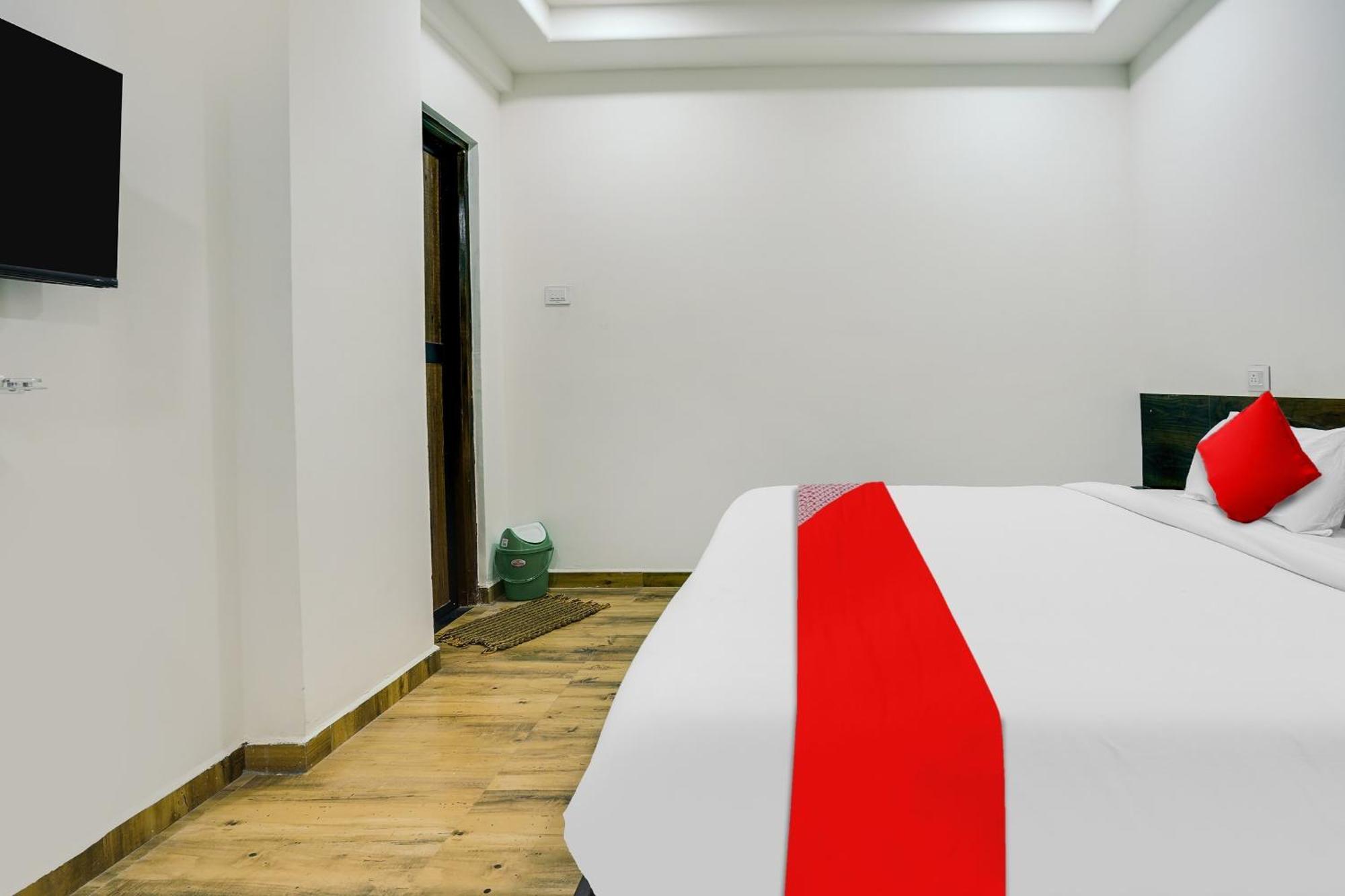 Super O White Hotel 4*