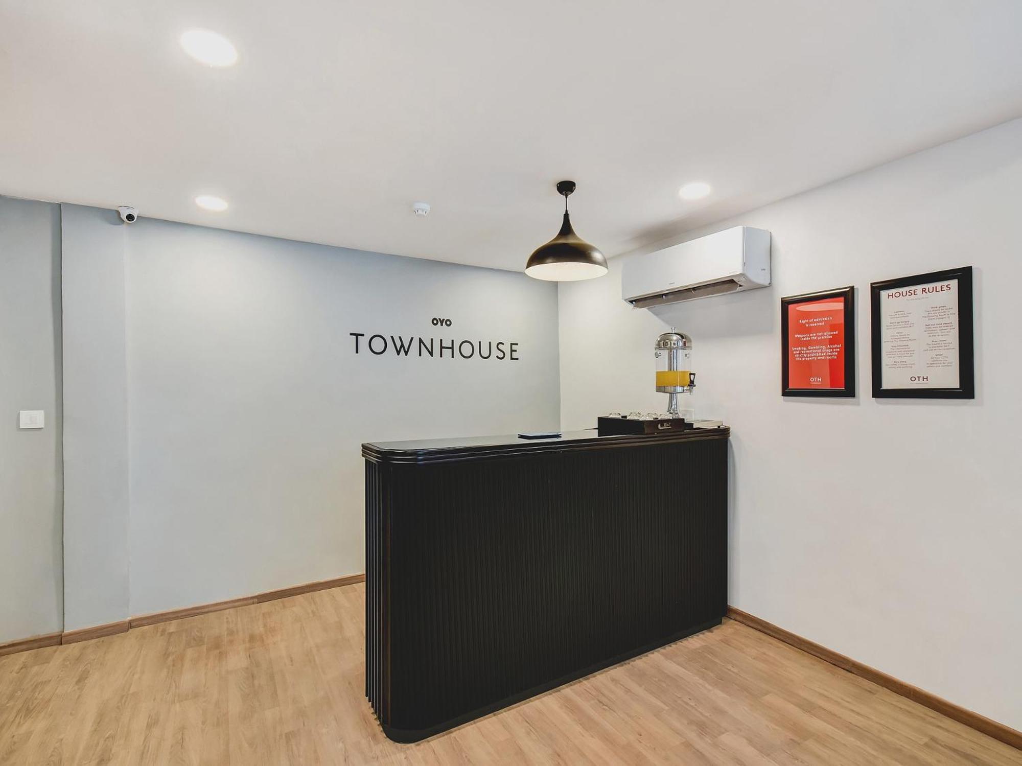 Townhouse Century