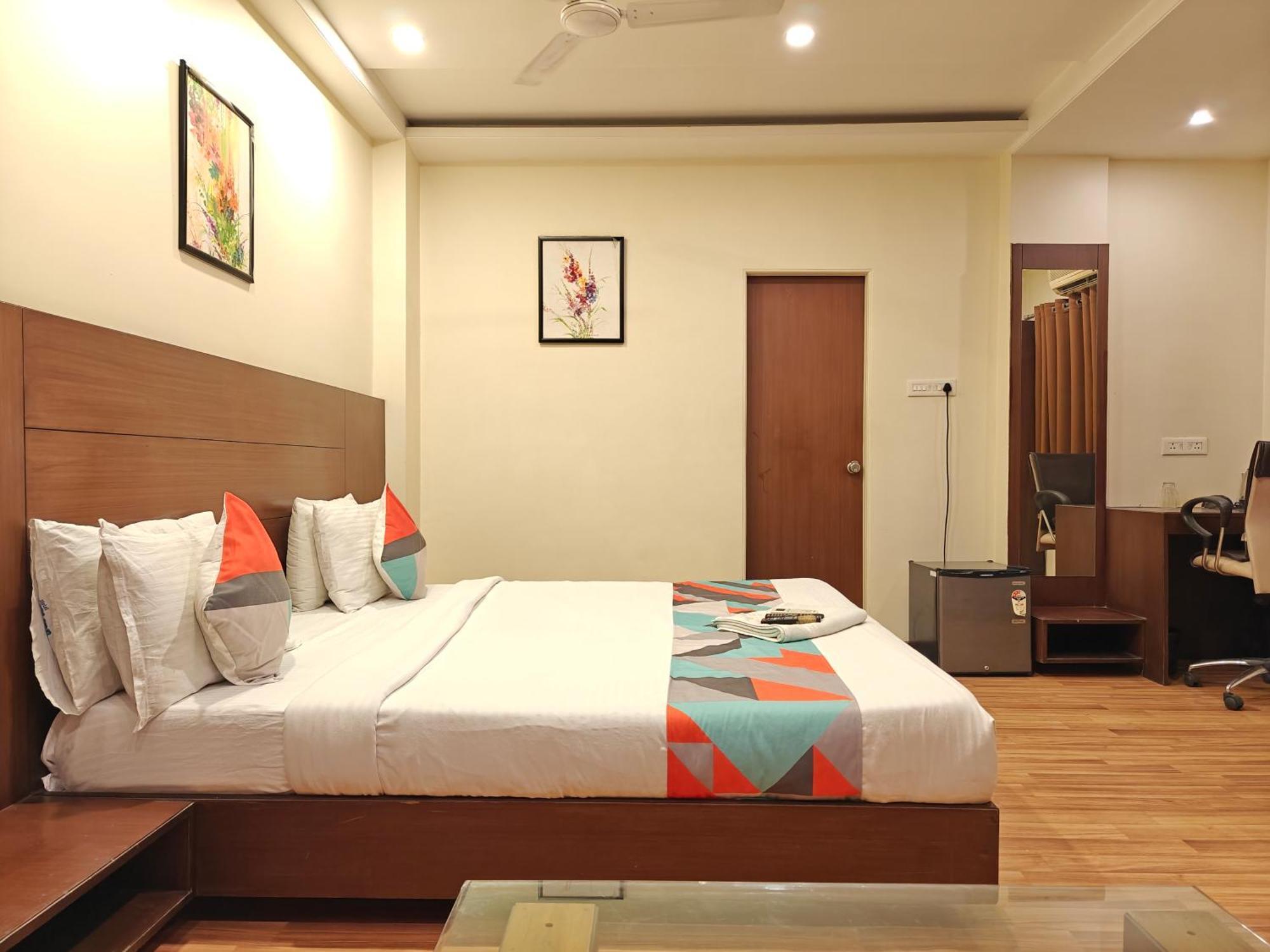 Hotel Loharkar 3*