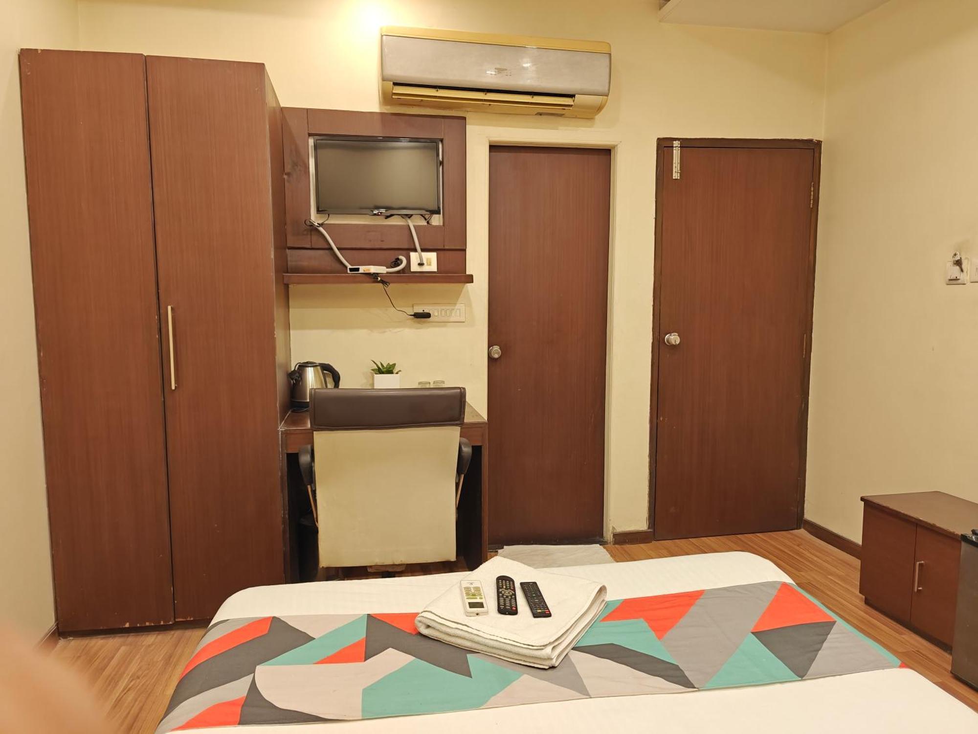 Loharkar Hotel