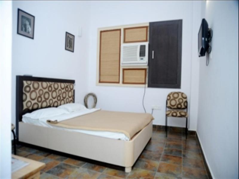 Hotel Fabhotel Dua Continental 3*