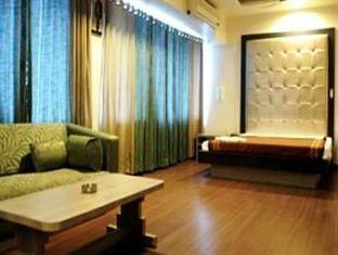 Hotel Fabhotel Dua Continental