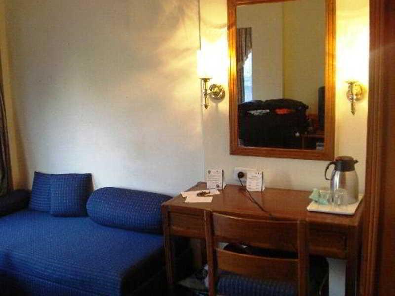 Centre Point 5*