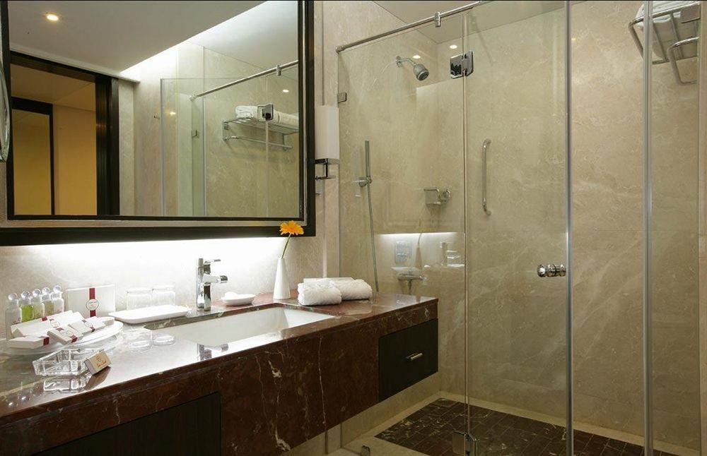 Le Meridien Hotel 5*
