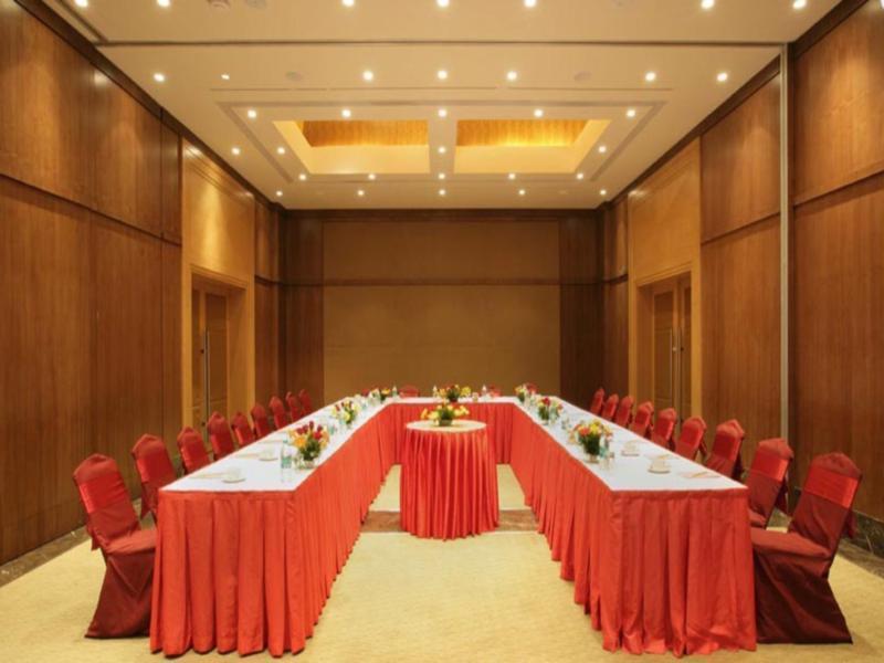 Le Meridien Hotel 5*