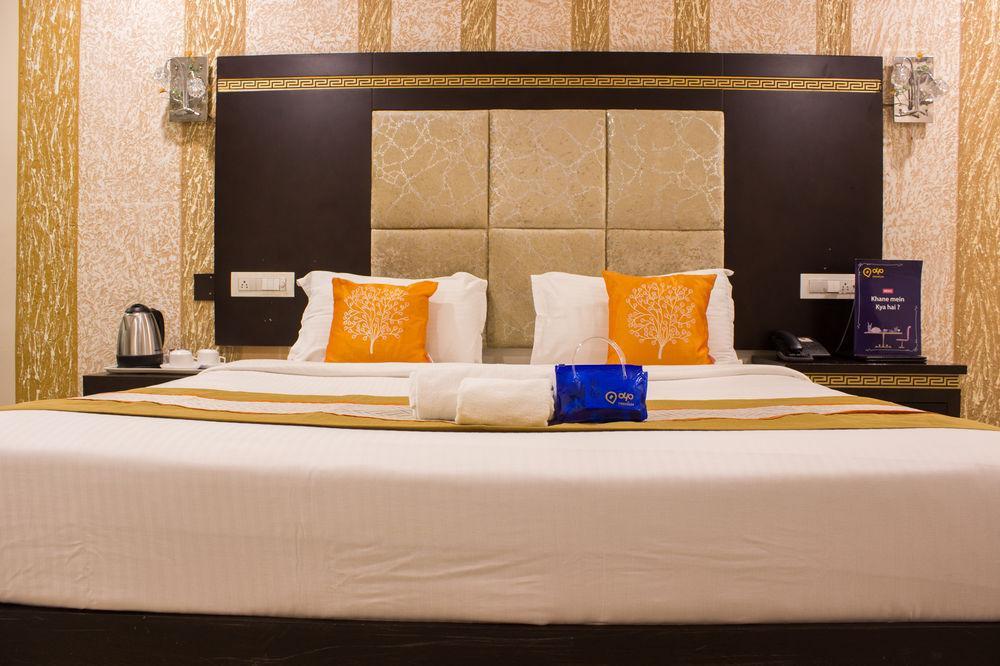 Oyo Premium Ganesh Peth Hotel