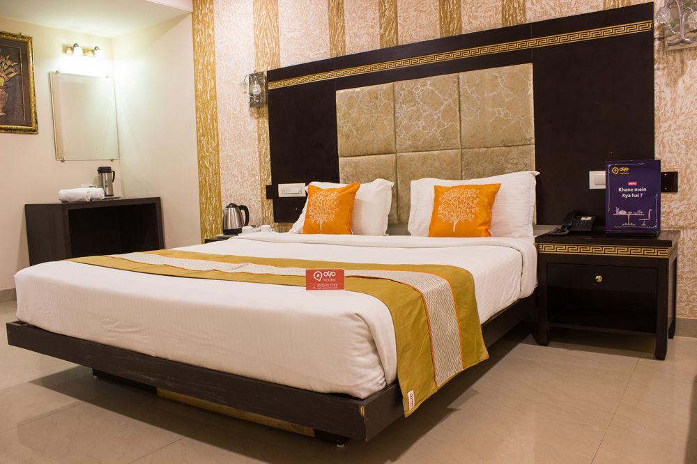 Oyo Premium Ganesh Peth 3*