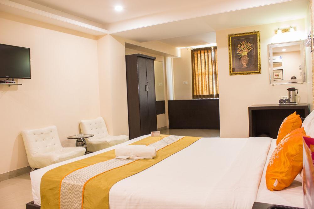 Oyo Premium Ganesh Peth 3*