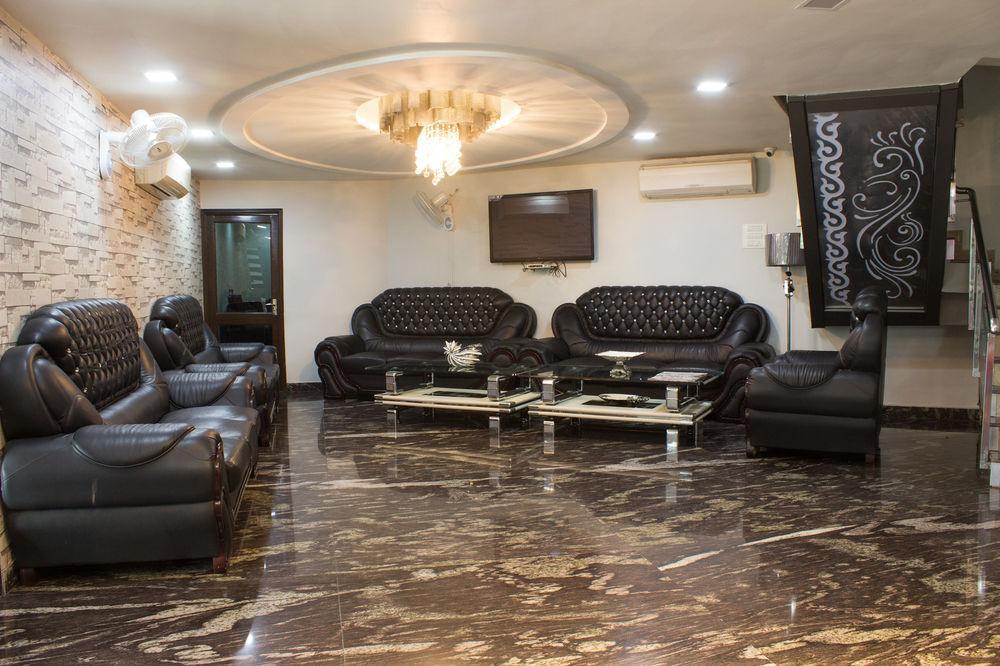 Oyo Premium Ganesh Peth Hotel 3*