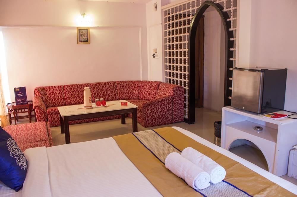 Oyo Premium Railway Station 3*