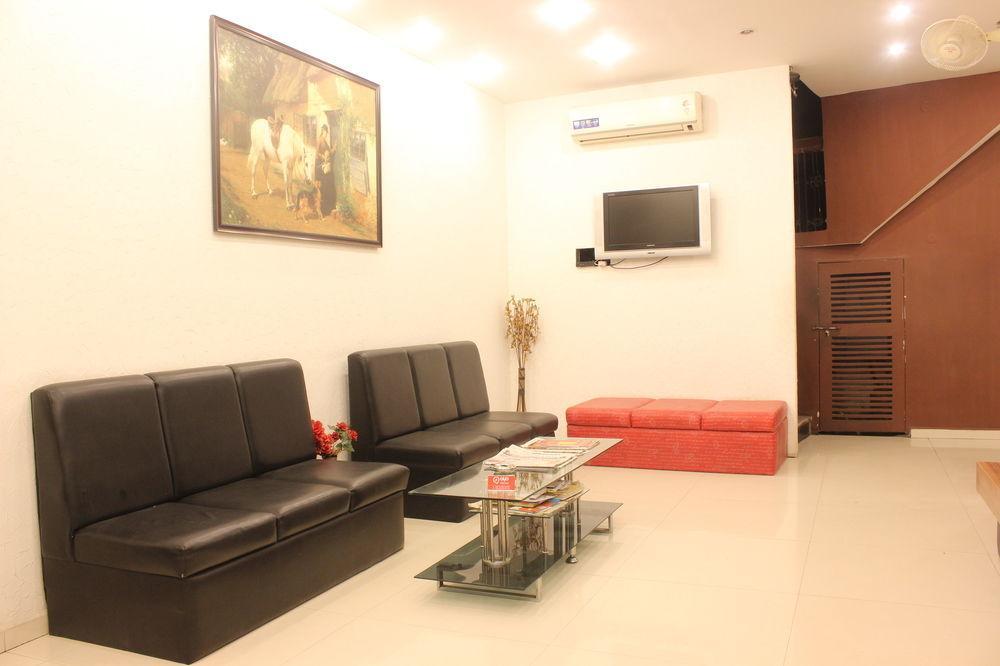 Oyo Premium Railway Station Hotel Nagpur
