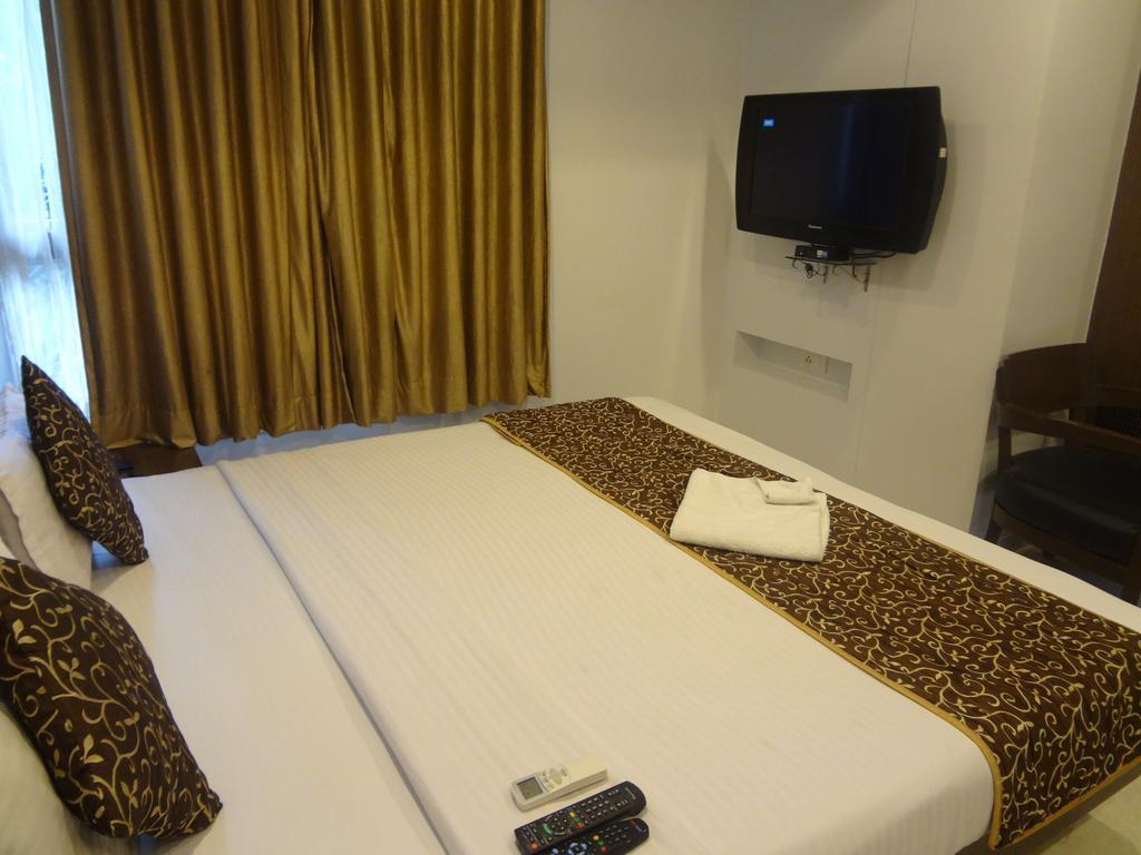 Adi Hotel 3*