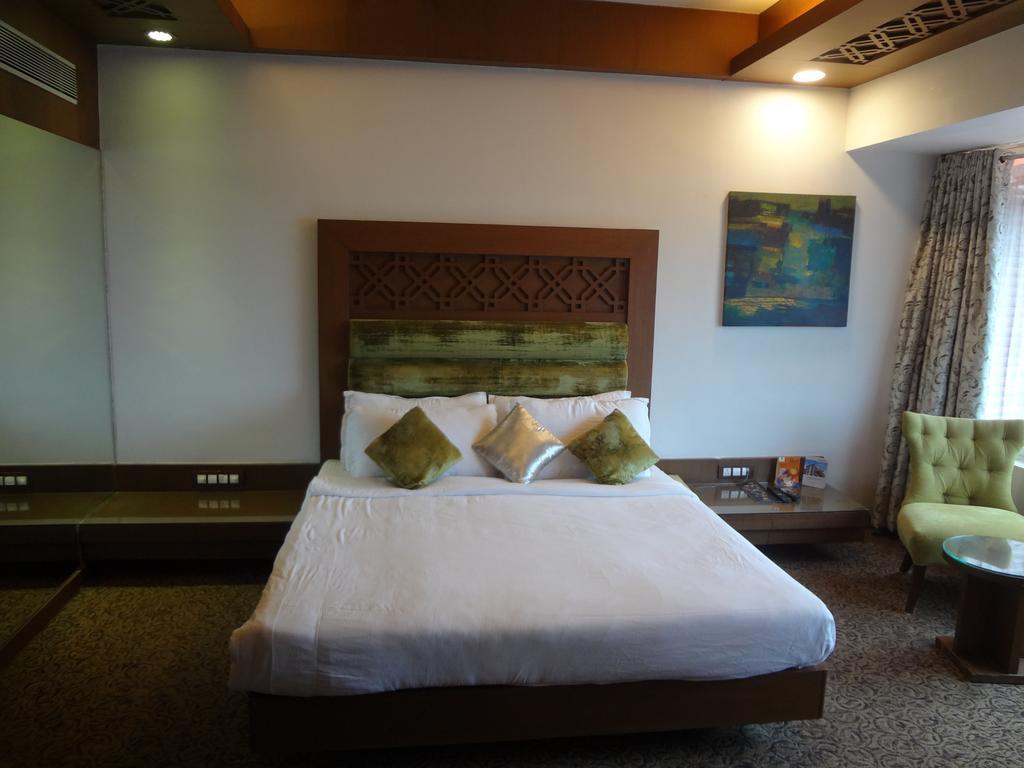 Airport Centre Point Hotel 3*