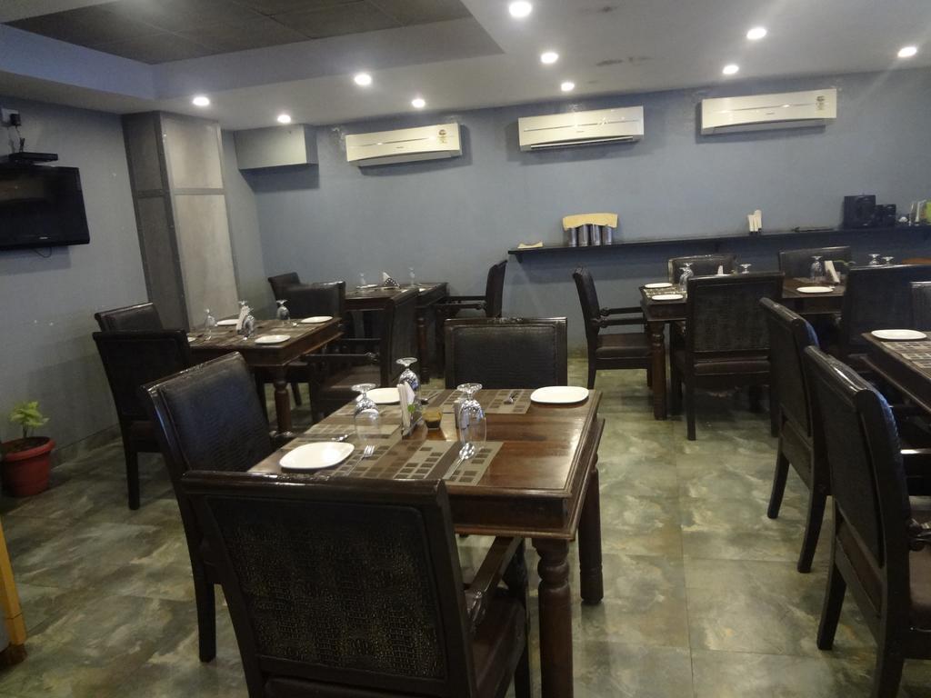 Mango Hotels, Hotel