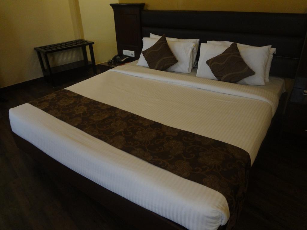 Mango Hotels, Hotel