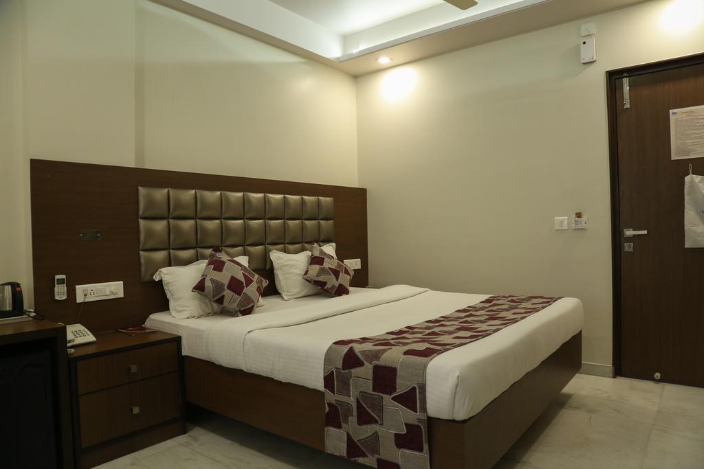 The Majestic Manor Hotel 2*