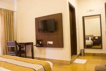 Oyo 1016 Heritage Embassy Hotel 3*