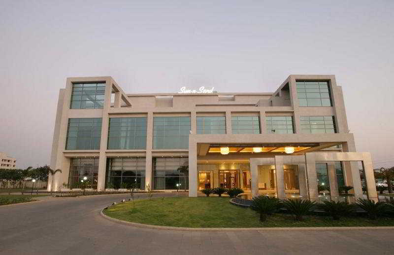 Le Meridien Hotel
