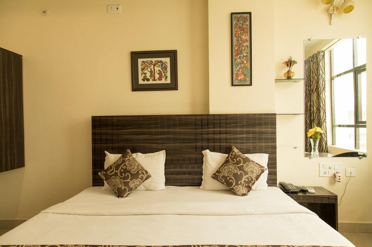 Oyo 2493 K P 3* Nagpur