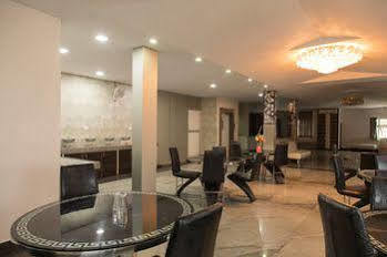 Collection O Orient Star 3* Nagpur