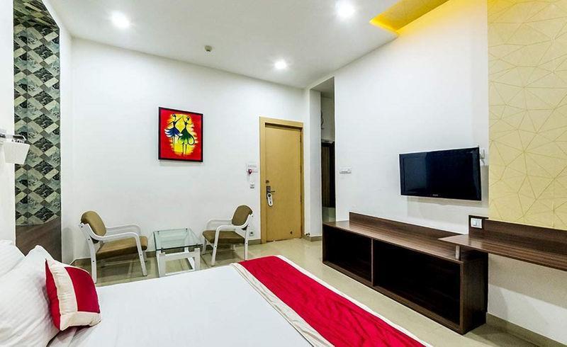Jk 109 Mayur Hotel 2*