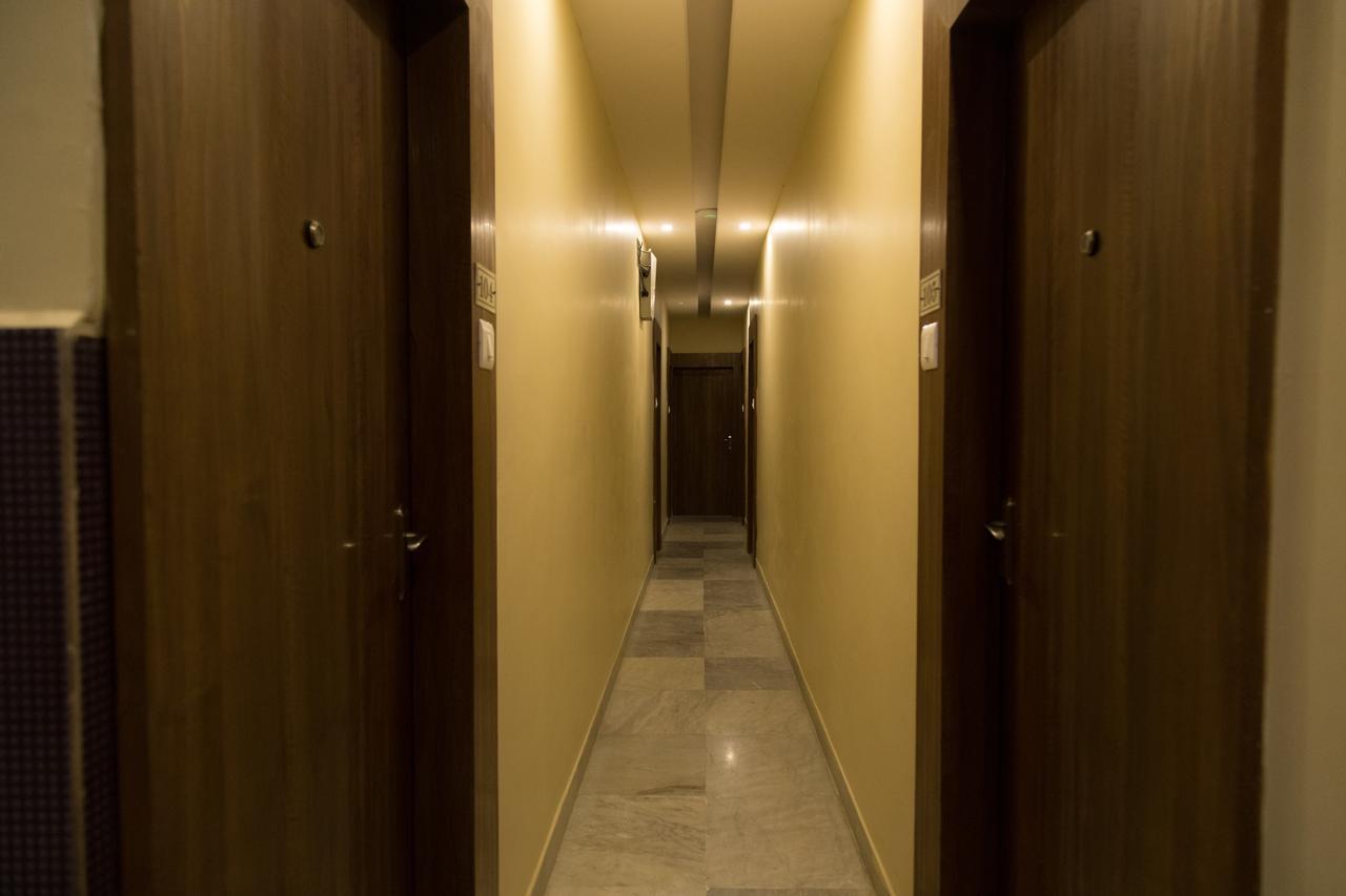 Oyo 10023 Satya Hotel