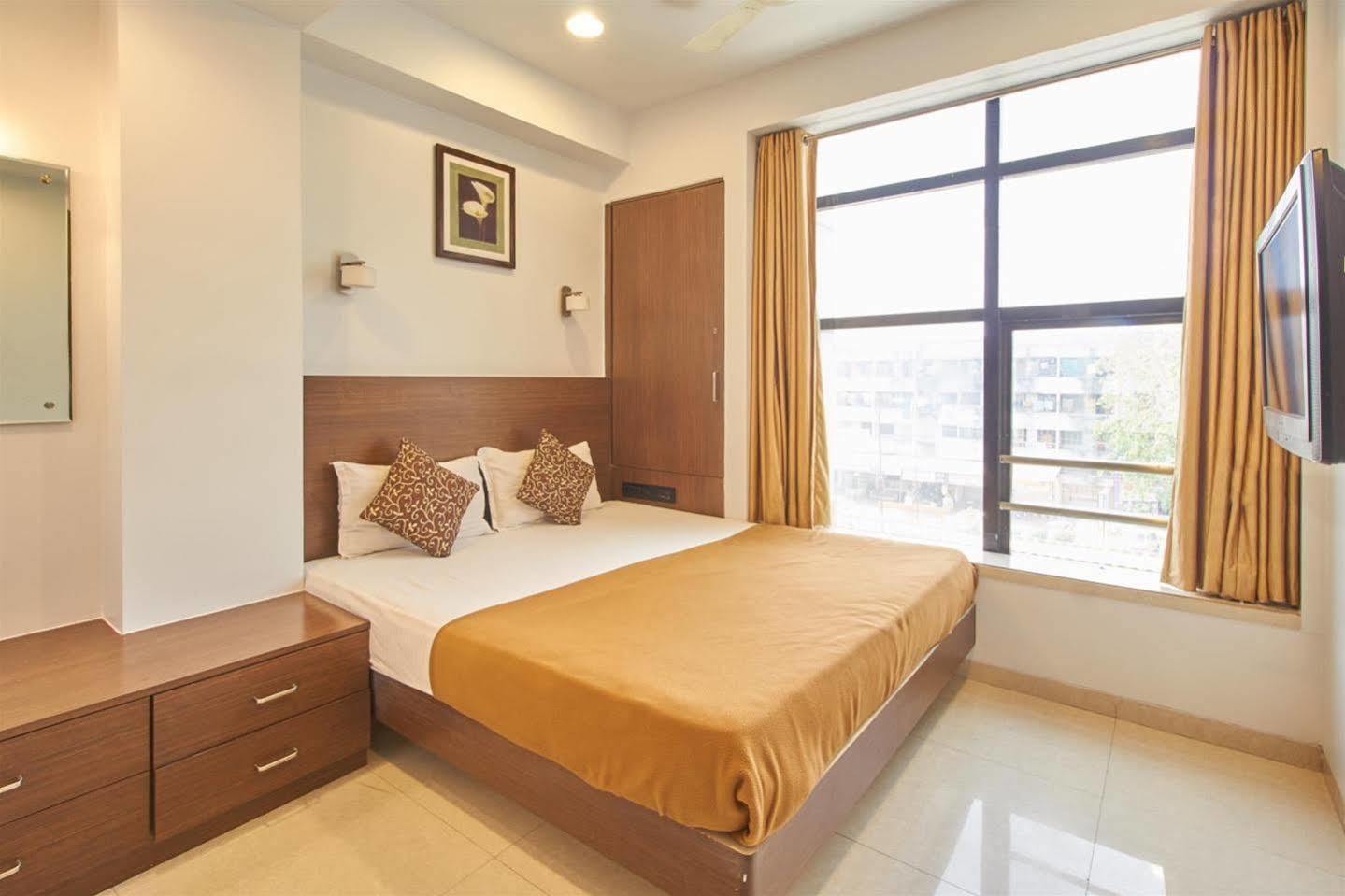 Adi Hotel