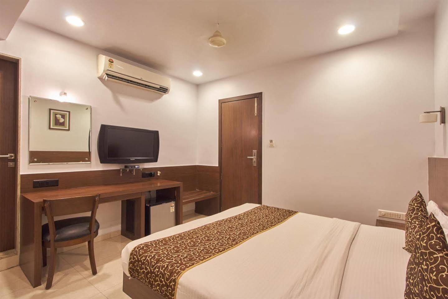 Hotel Adi