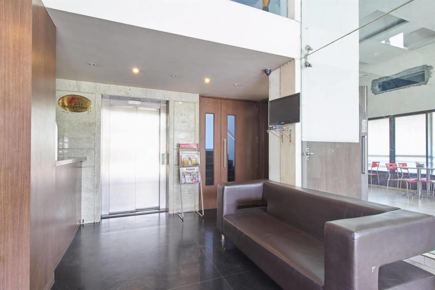 Adi Hotel 3*