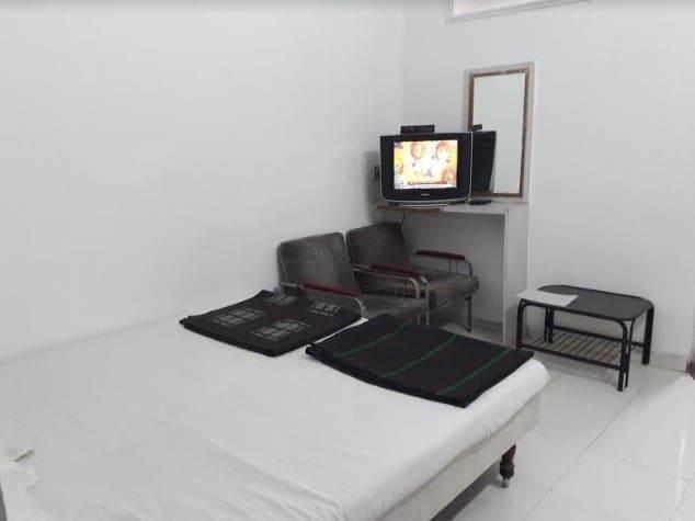 Paradise Hotel *