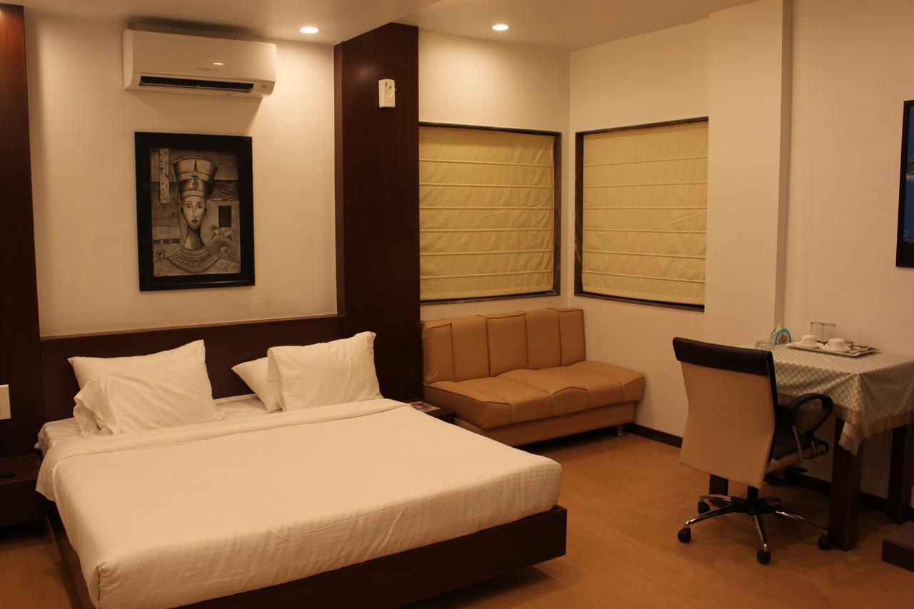 Jk 103 Loharkar's -ramdaspeth Hotel Nagpur