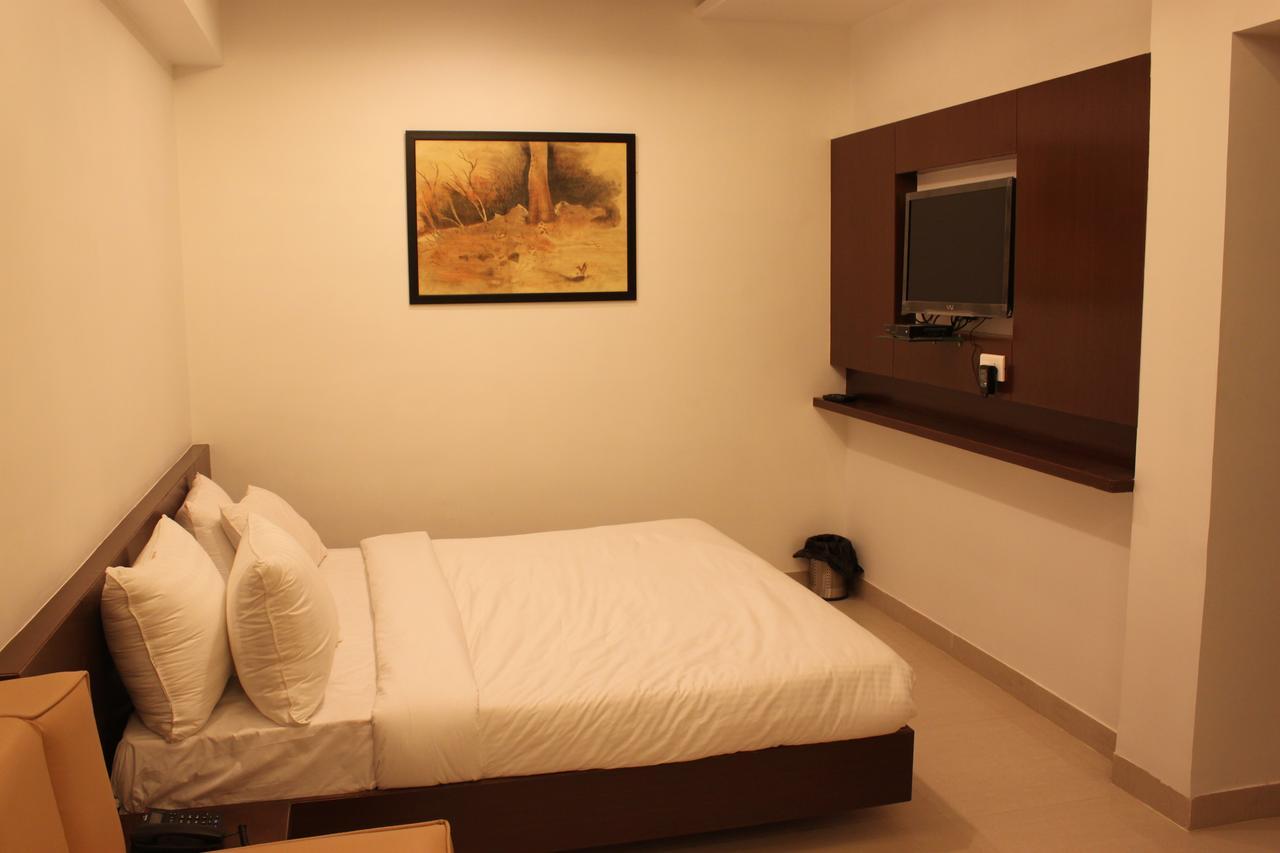 Jk 103 Loharkar's -ramdaspeth Hotel Nagpur