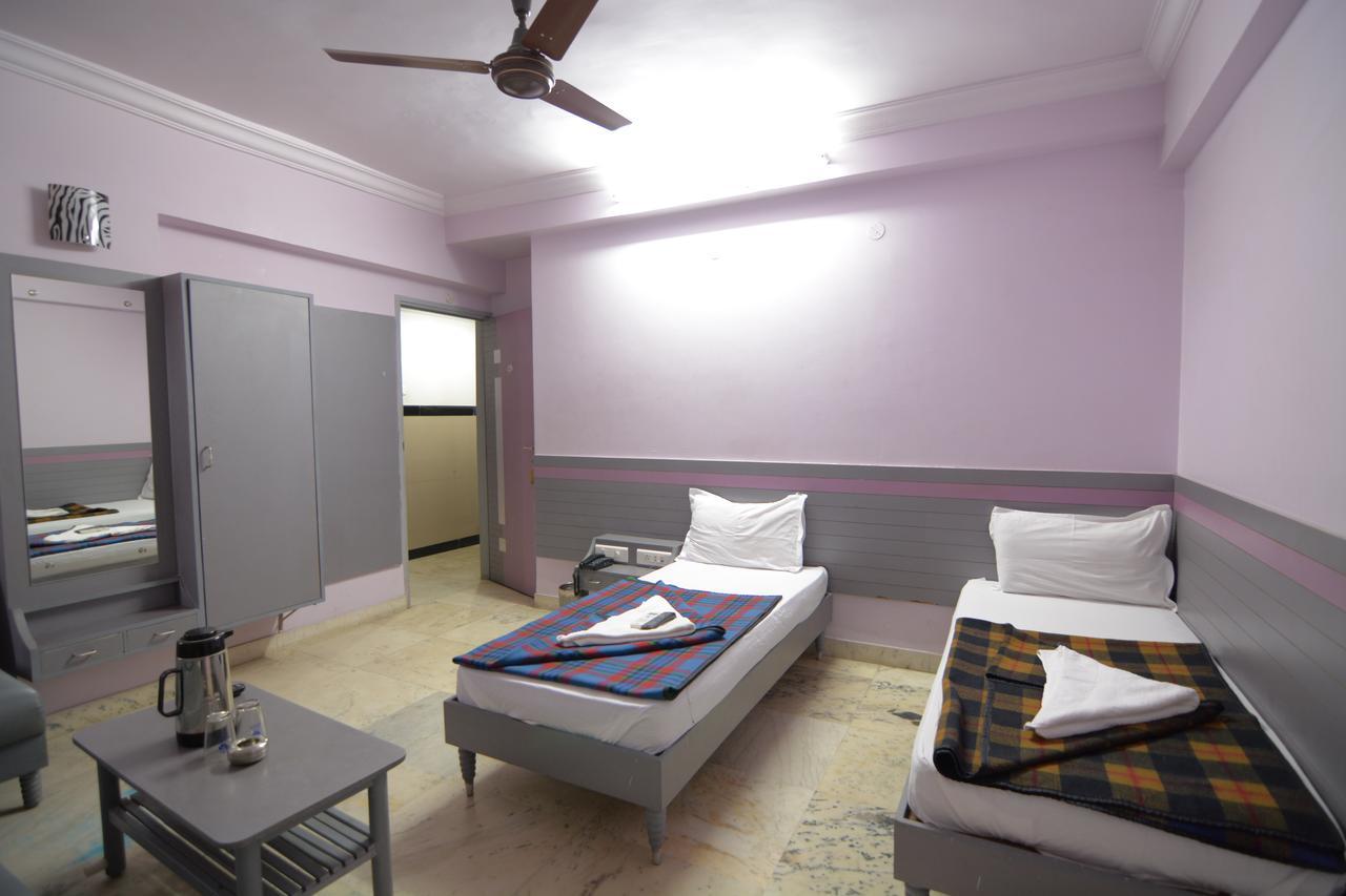 Pritam - Avenue Hotel 2*
