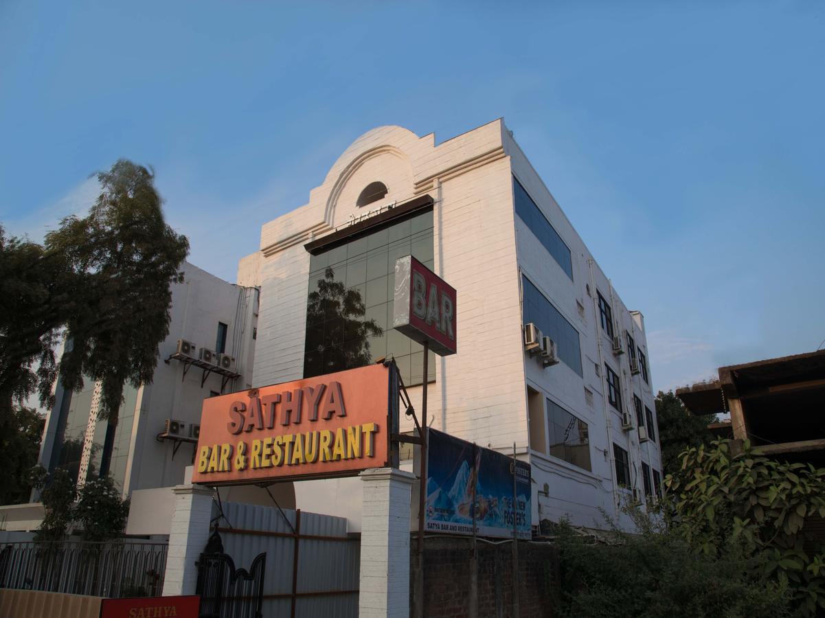 Hotel Oyo 10023 Satya
