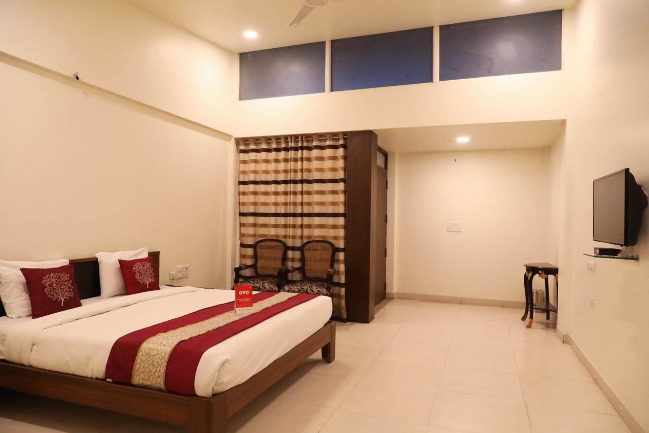 Hotel Oyo 11889 White Hall Nagpur