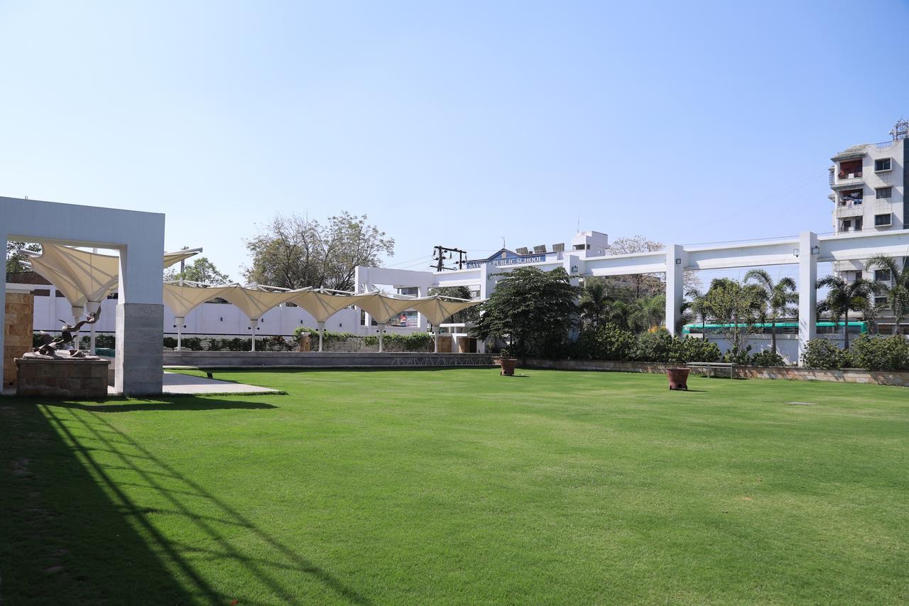 Hotel Oyo 11889 White Hall Nagpur