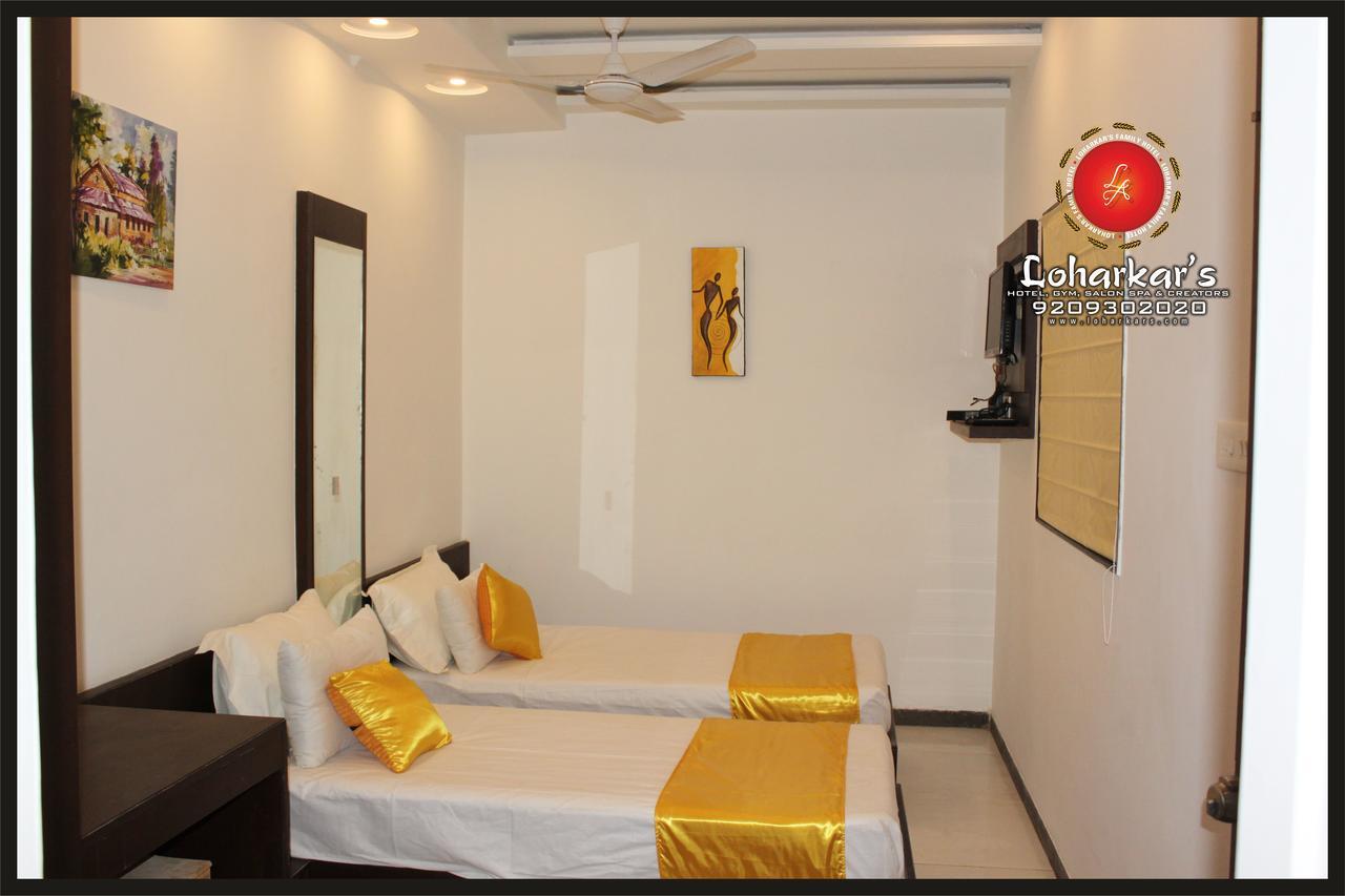Hotel Fabhotel Loharkar 54 3*