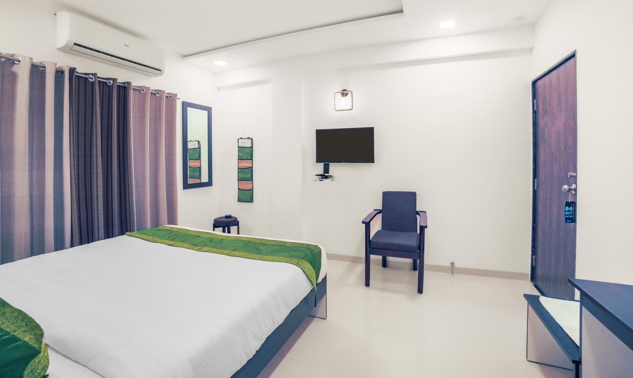 Hotel Treebo Chalets, Airport 3*