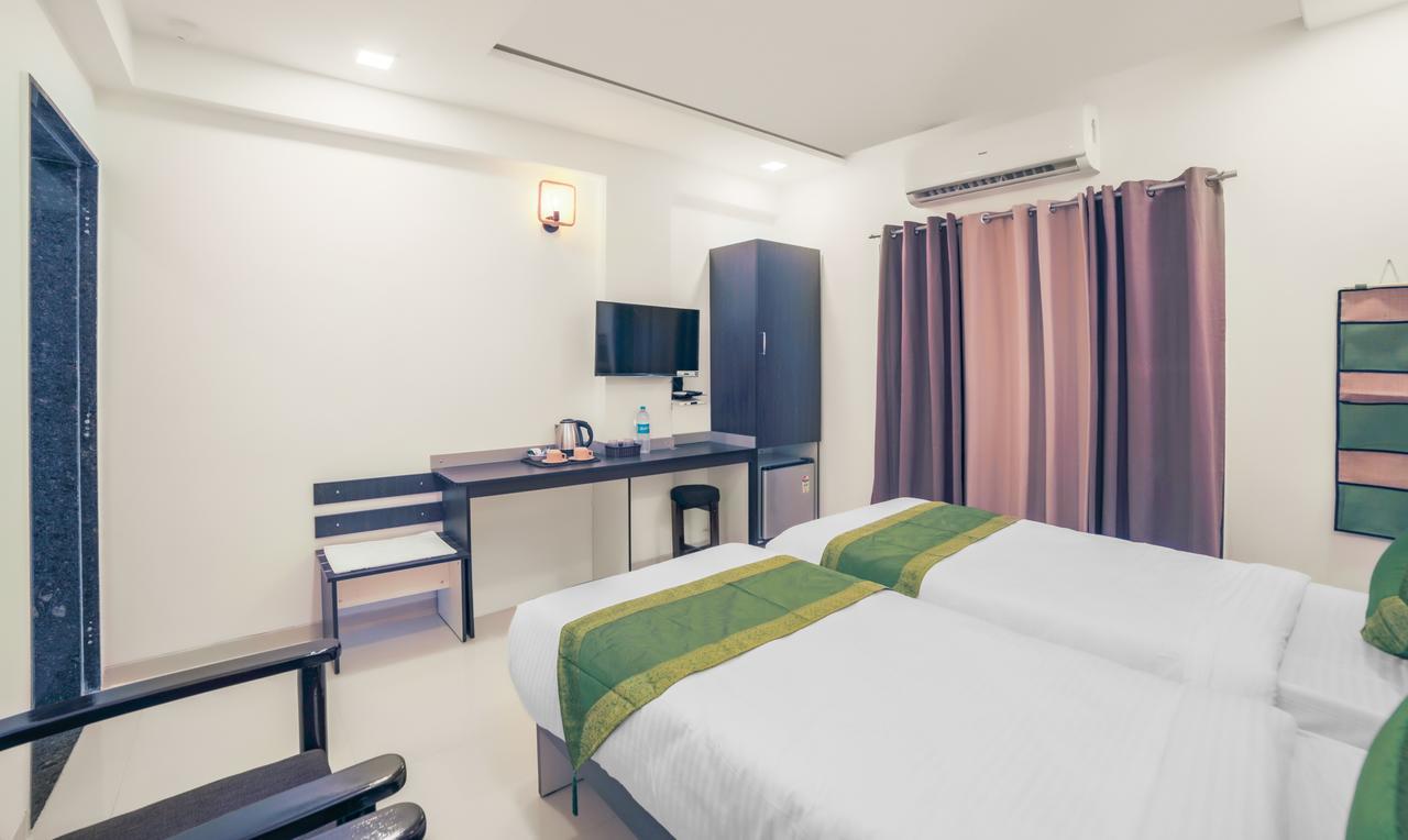 Hotel Treebo Chalets, Airport