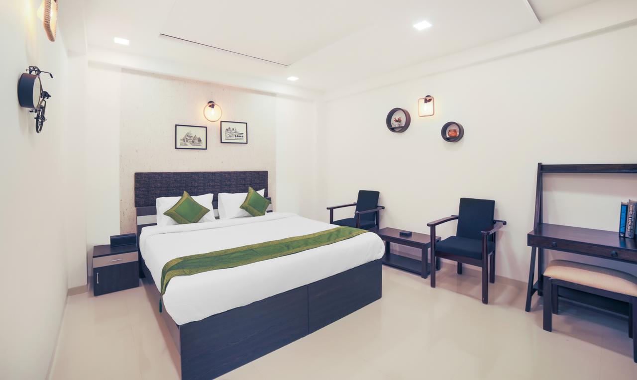 Treebo Chalets, Airport Hotel 3*