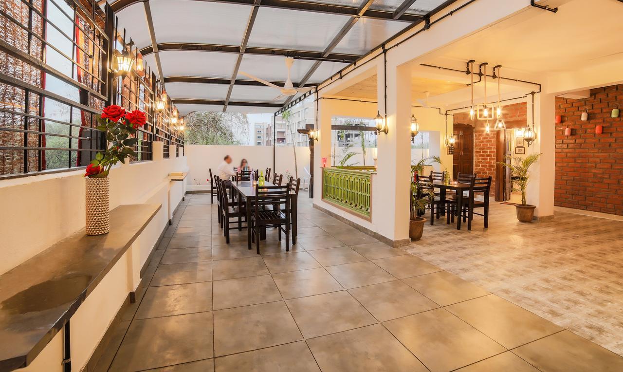 Hotel Treebo Chalets, Airport 3*
