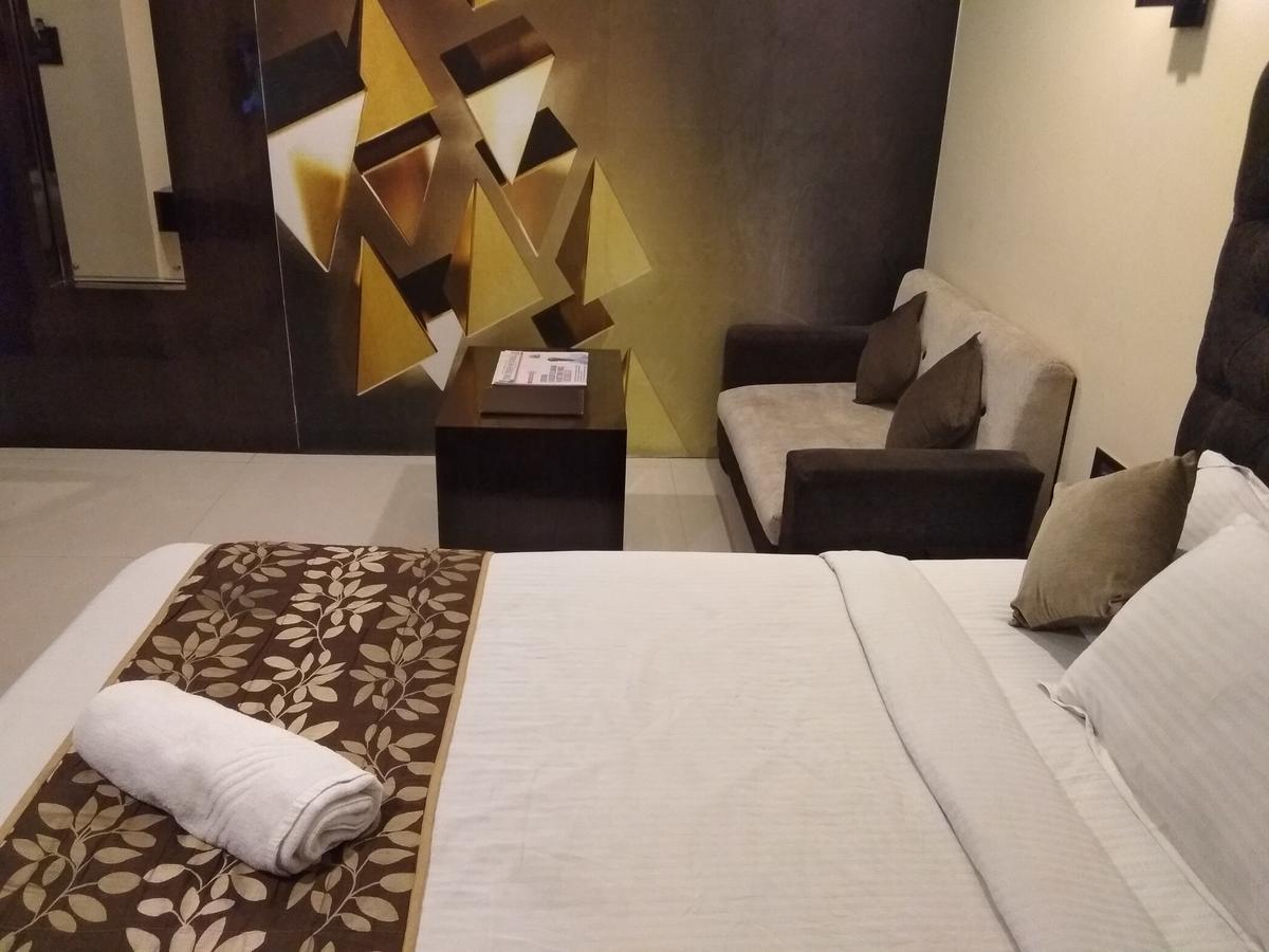 Jk 127 Parashar -opp. Railway Station Hotel Nagpur
