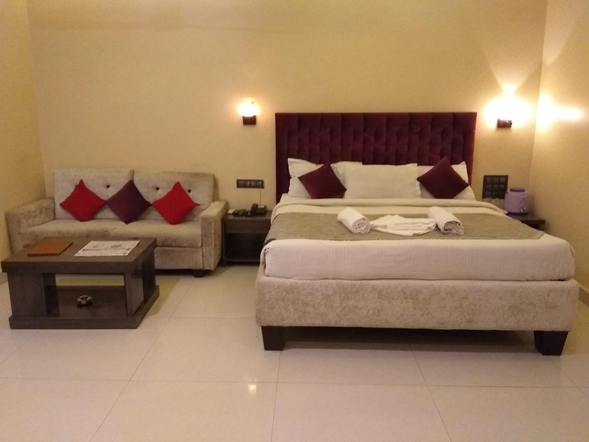 Jk 127 Parashar -opp. Railway Station Hotel