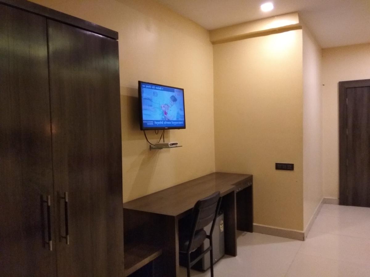 Jk 127 Parashar -opp. Railway Station 2*